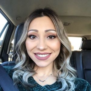 Meet your Posher, Courtney